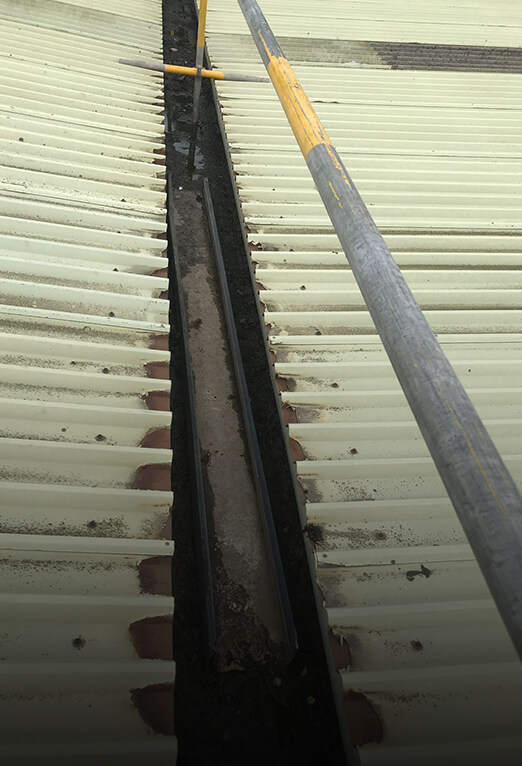 commercial gutter cleaning